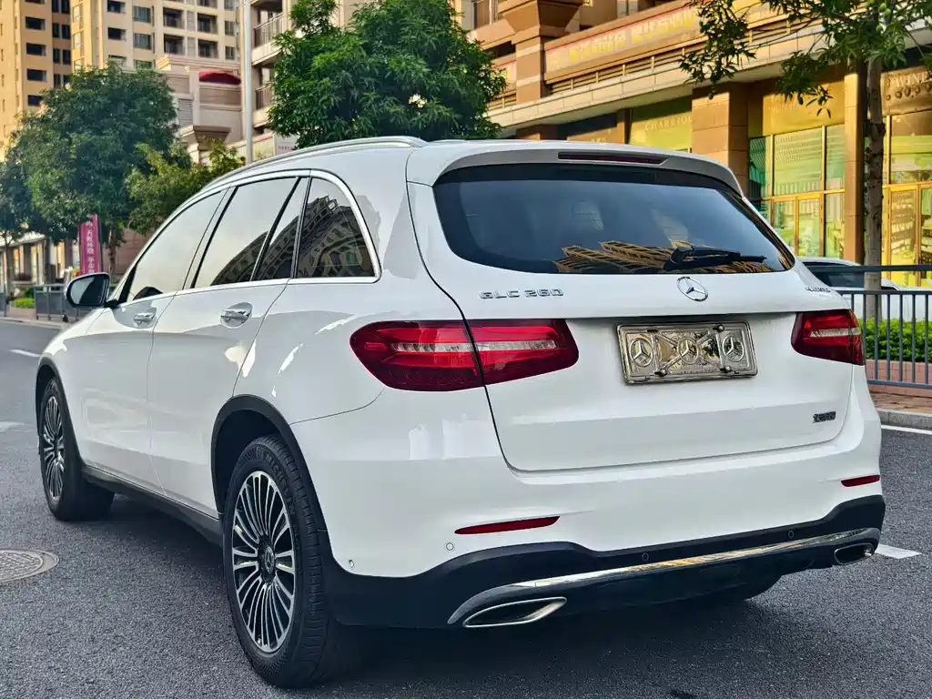 Mercedes-Benz GLC 2018 — фото 16