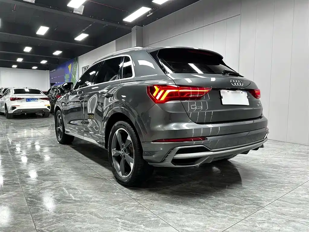 Audi Q3 2022 — фото 6
