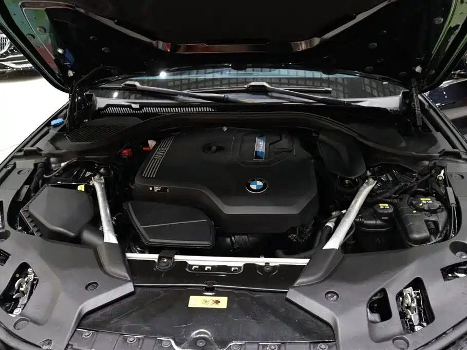 BMW 5 Series New Energy 2023 — фото 28