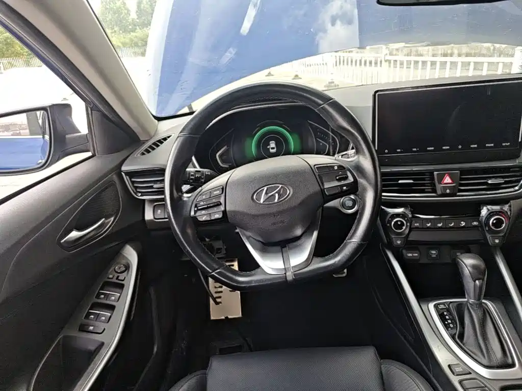 Hyundai Festa 2018 — фото 11