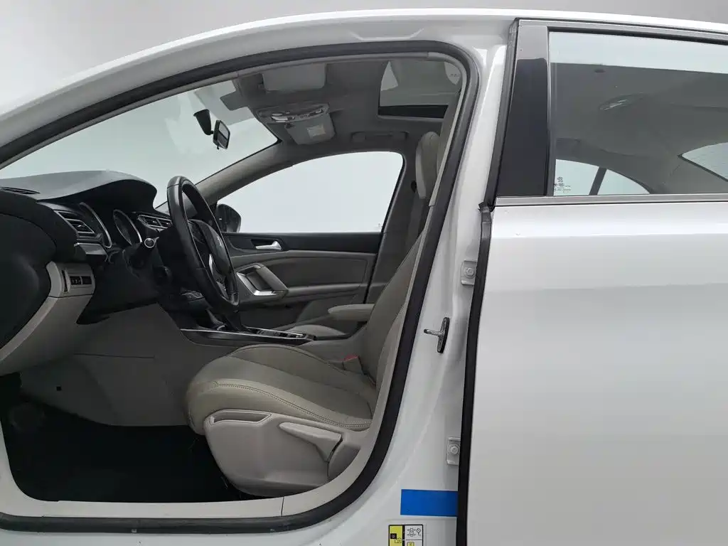 Peugeot 408 2014 — фото 10