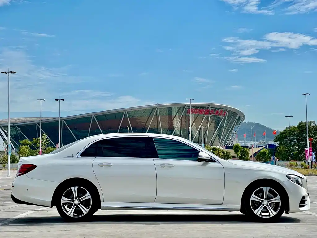 Mercedes-Benz E-Class 2017 — фото 7