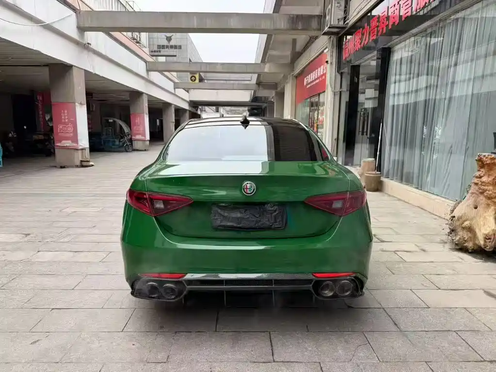 Alfa Romeo Giulia 2019 — фото 8