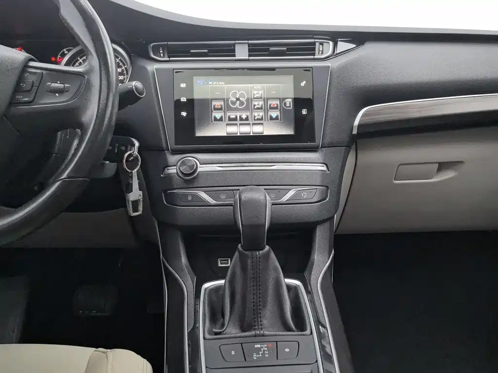 Peugeot 408 2014 — фото 12