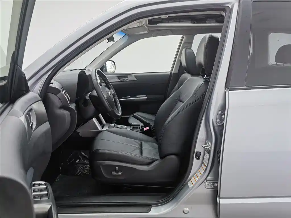 Subaru Forester 2012 — фото 10