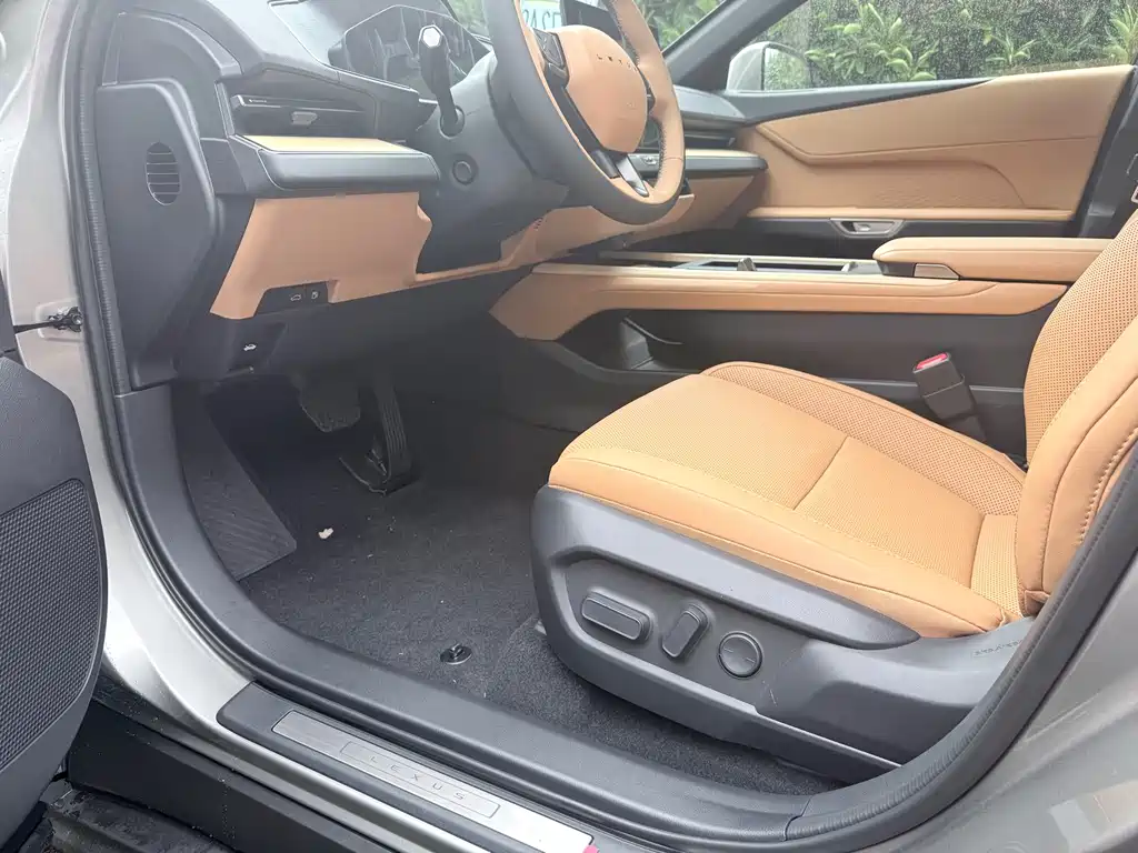 Lexus ES 2026
