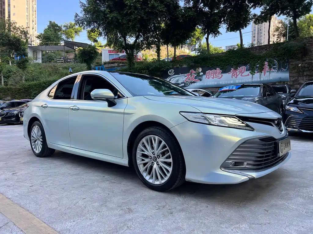 Toyota Camry 2019 — фото 3