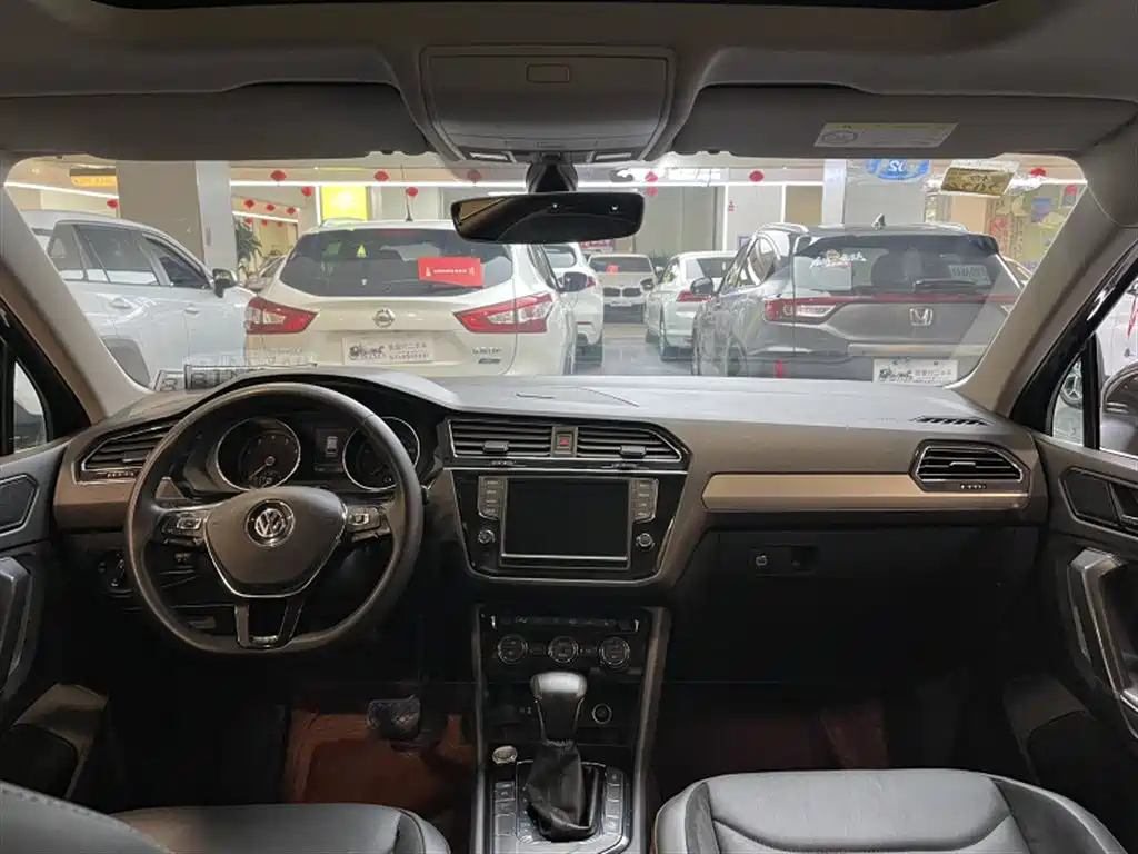 Volkswagen Tiguan L 2018 — фото 4