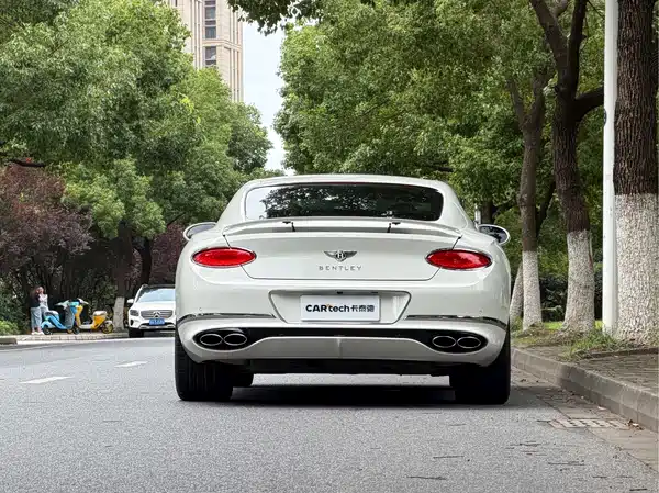 Bentley Continental 2021