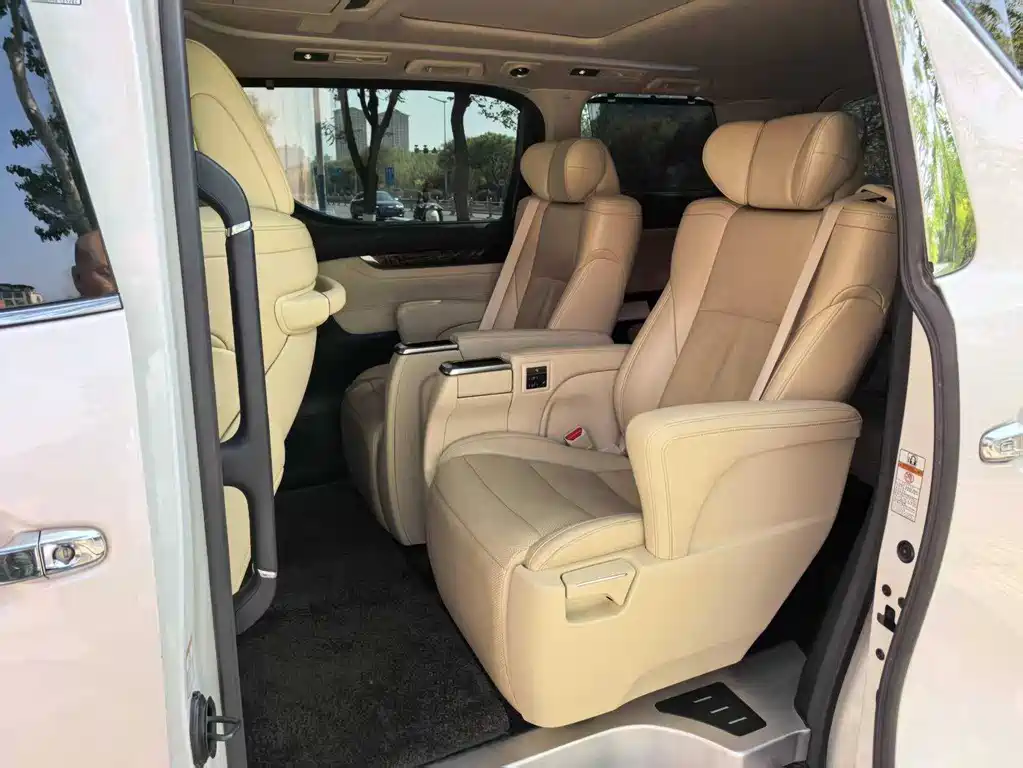 Toyota Alphard 2020 — фото 9