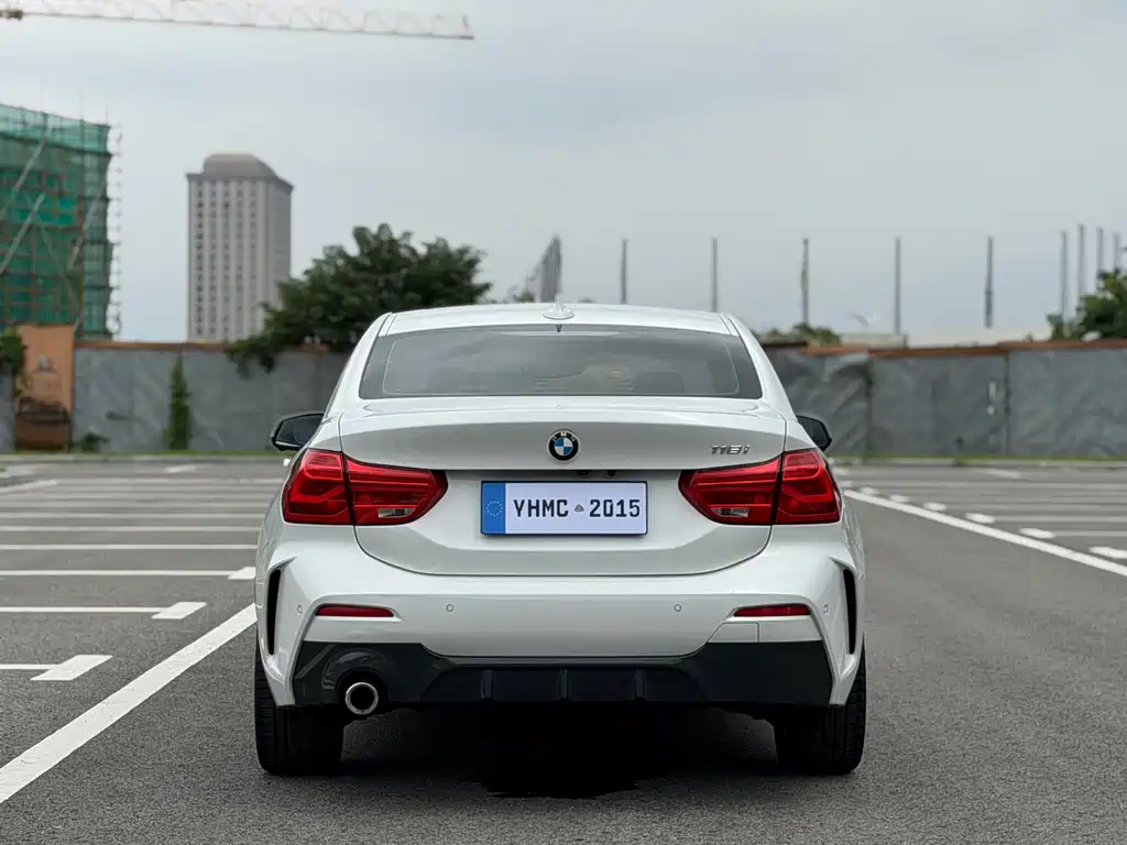 BMW 1 Series 2019 — фото 19