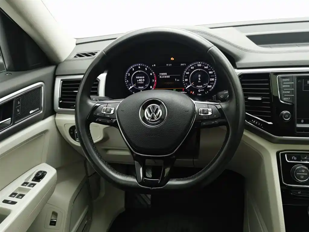 Volkswagen Teramont 2017 — фото 11