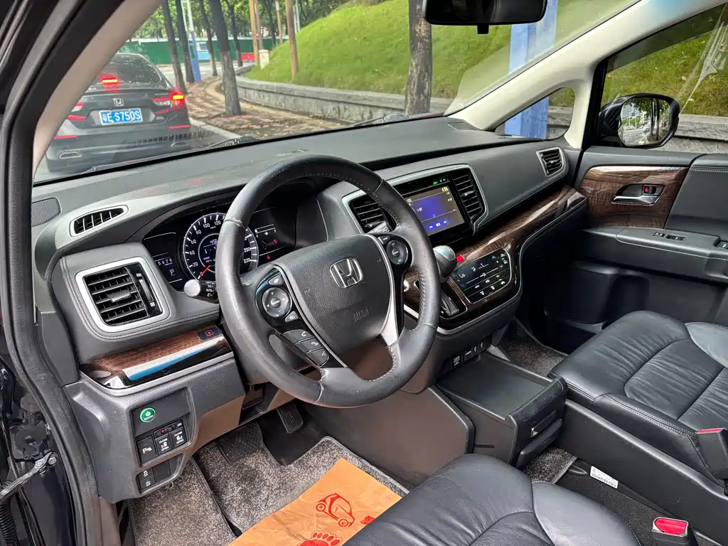 Honda Odyssey 2016 — фото 11