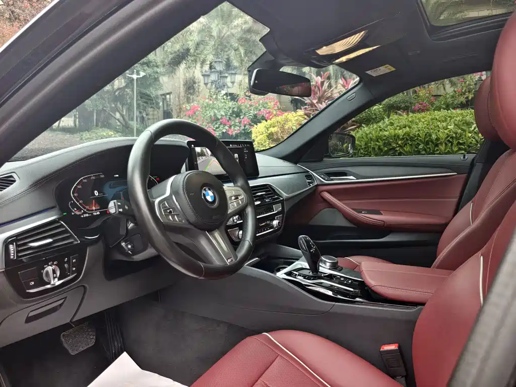 BMW 5 Series 2023 — фото 10