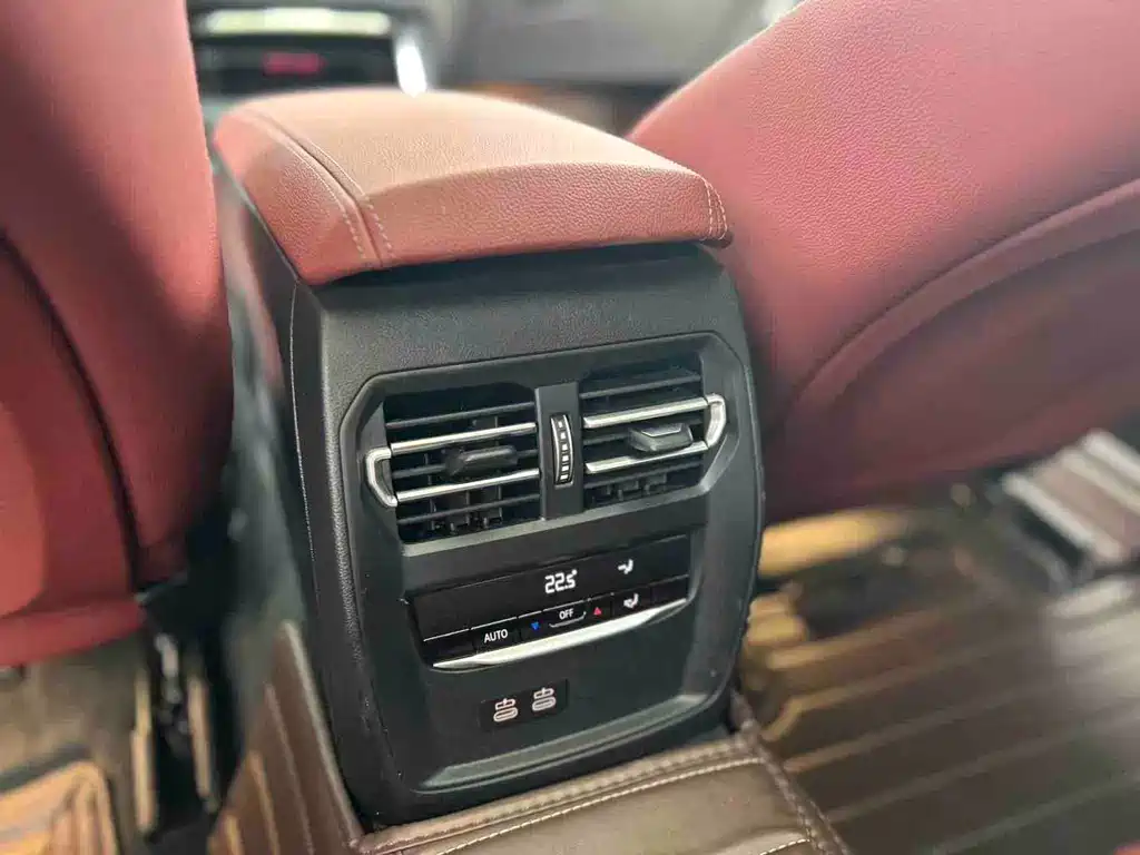 BMW 3 Series 2023 — фото 15