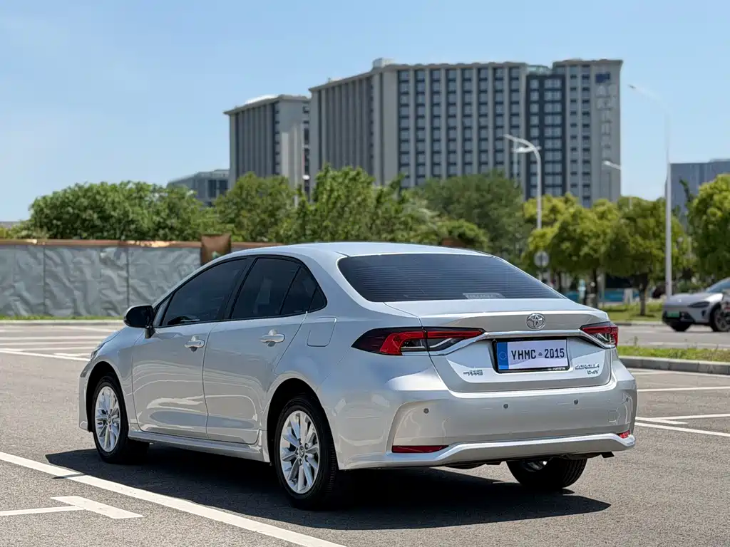 Toyota Corolla 2020 — фото 18