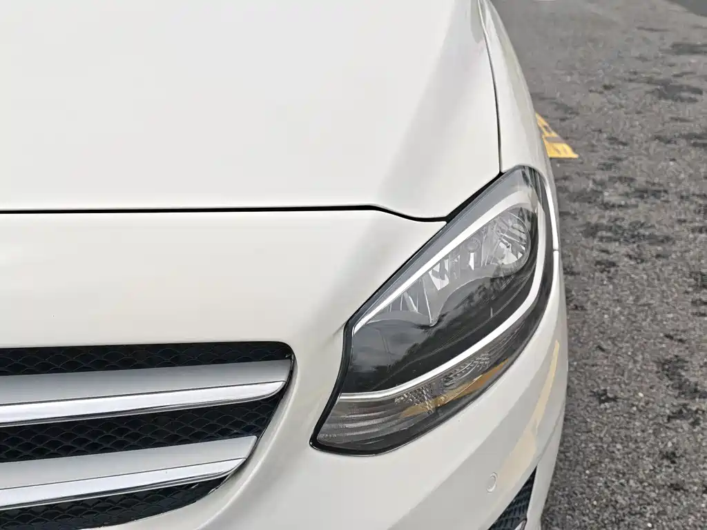 Mercedes-Benz B-Class 2017 — фото 18