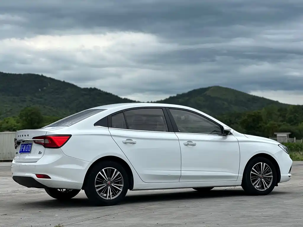 Roewe i5 2019