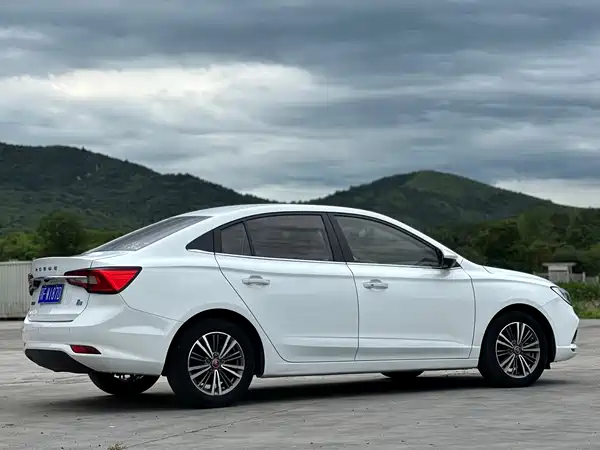 Roewe i5 2019