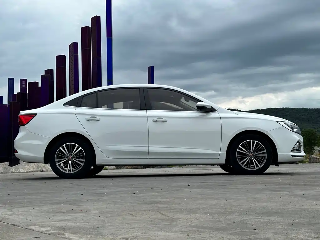Roewe i5 2019