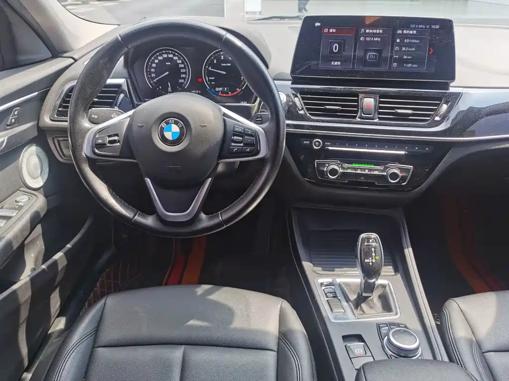 BMW 1 Series 2023 — фото 16