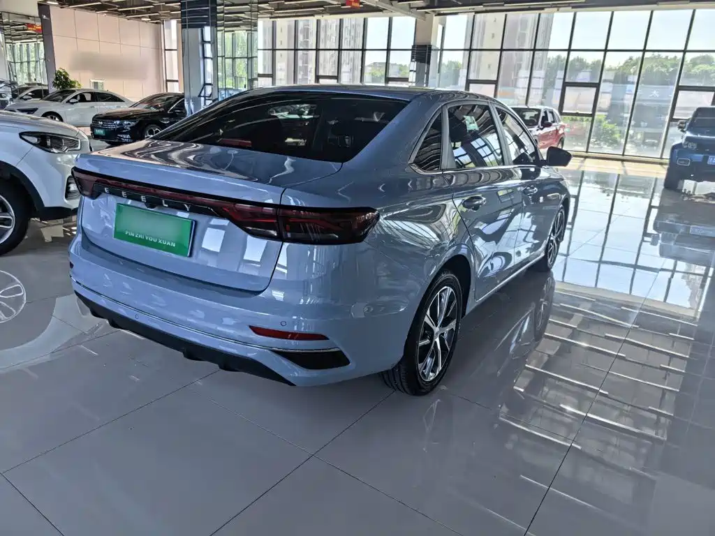 Geely Emgrand 2023 — фото 13