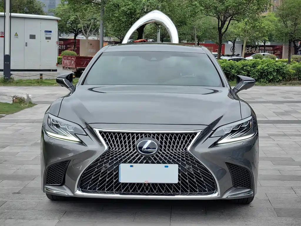 Lexus LS 2019 — фото 2