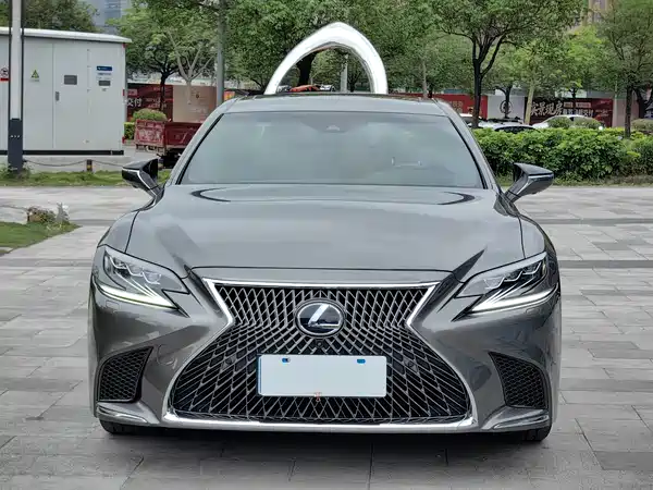 Lexus LS 2018