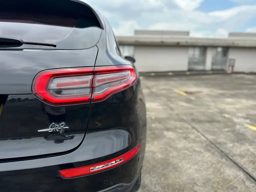 Zotye SR9 2017 — фото 19