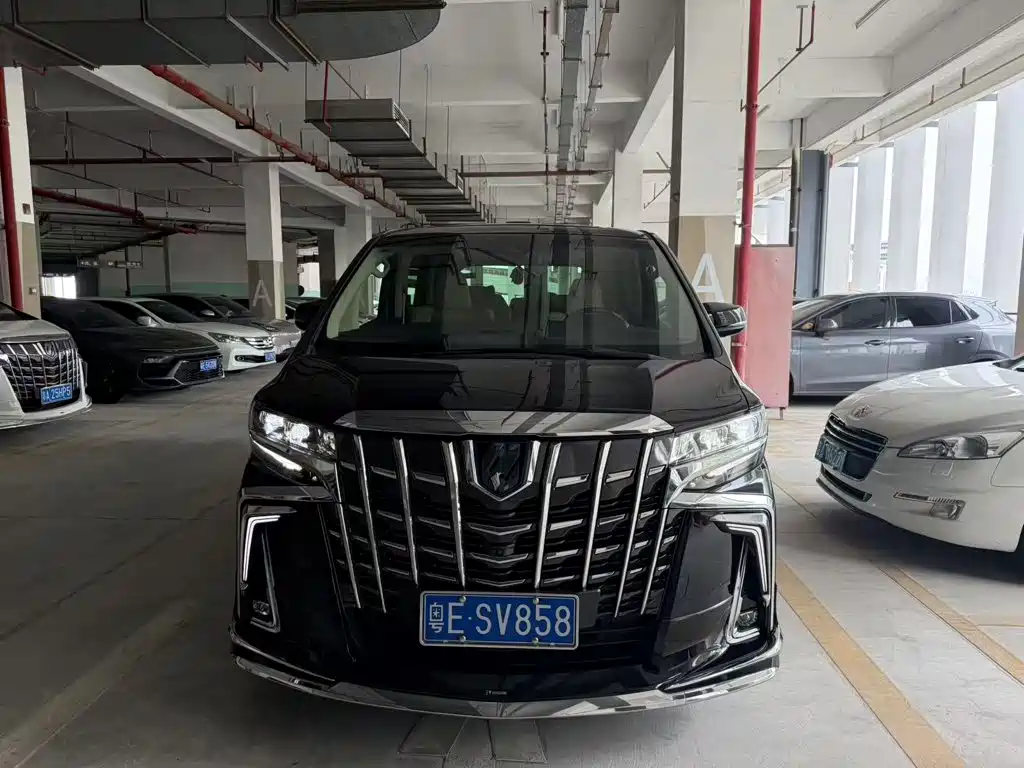 Toyota Alphard 2022 — фото 1