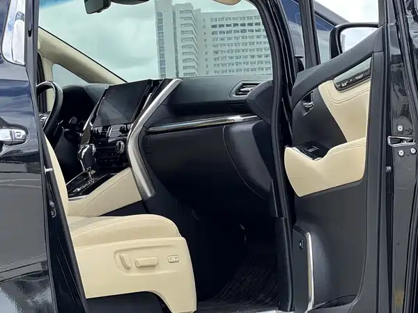 Toyota Alphard 2023