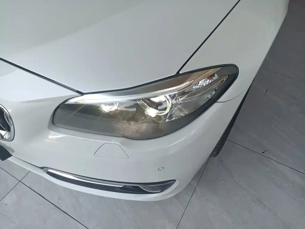 BMW 5 Series 2016 — фото 18