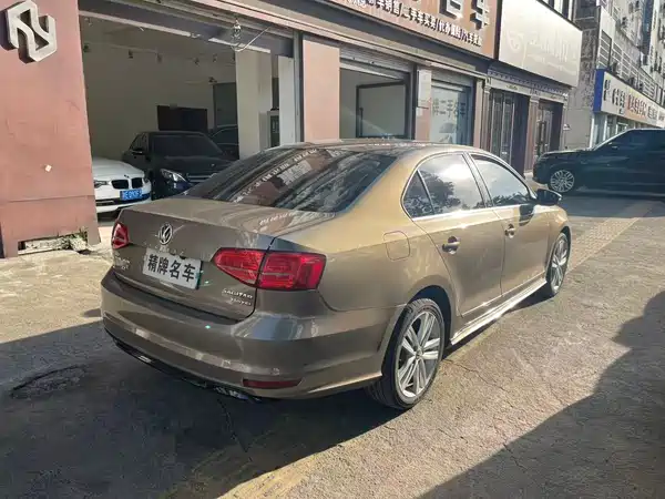 Volkswagen Sagitar 2018