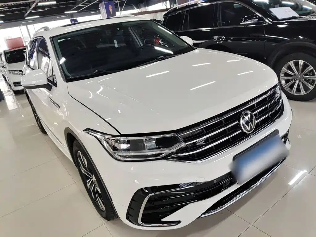 Volkswagen Tiguan L 2022 — фото 22