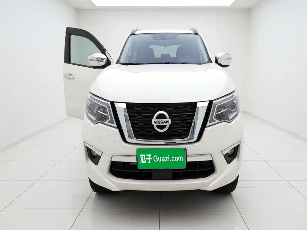 Nissan Terra 2018 — фото 23