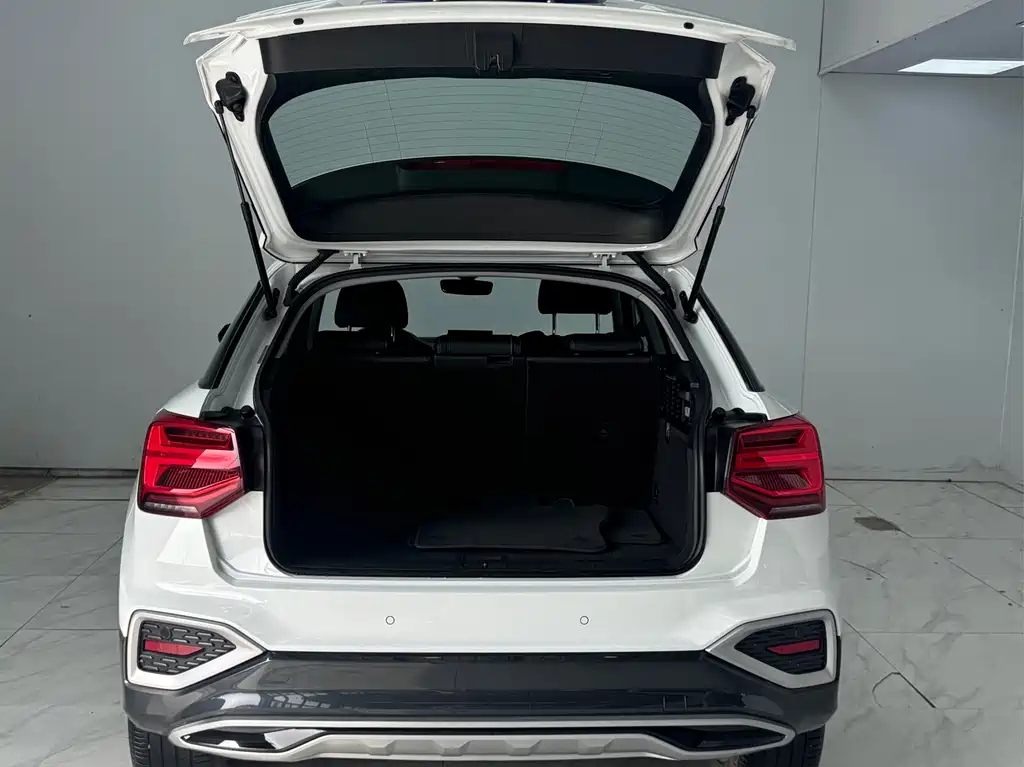 Audi Q2L 2021 — фото 15