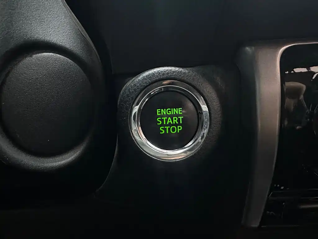 Toyota Yaris L 2022 — фото 10
