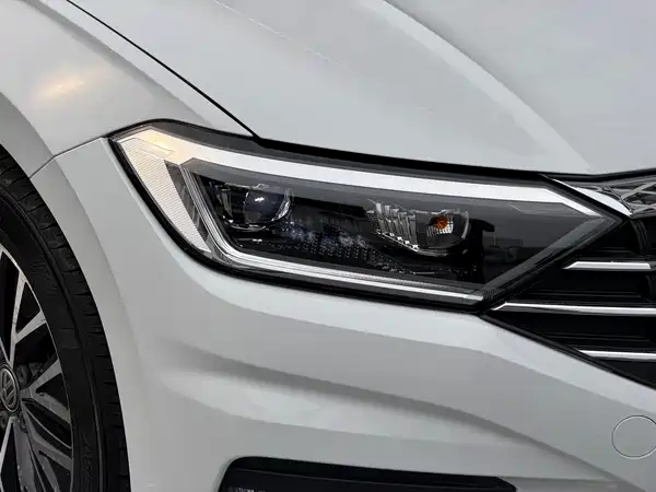 Volkswagen Sagitar 2020