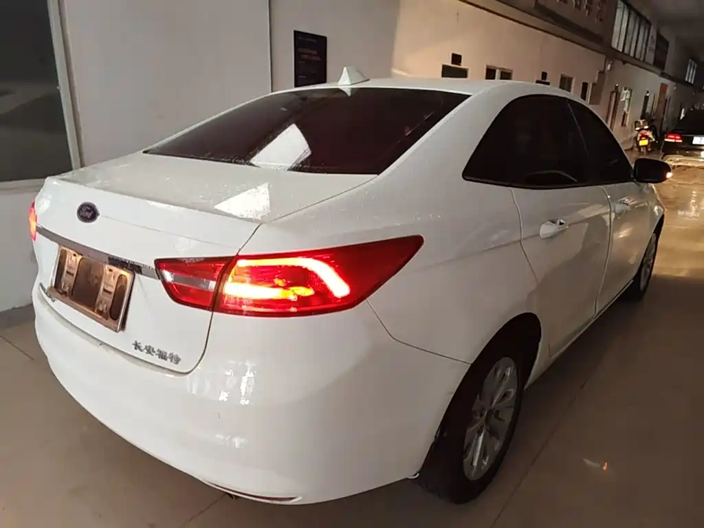 Ford Escort 2018