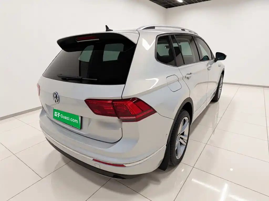 Volkswagen Tiguan L Plug-In Hybrid 2020 — фото 5