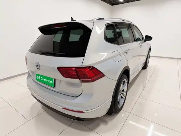 Volkswagen Tiguan L Plug-In Hybrid 2020