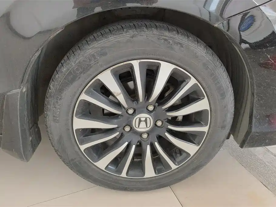 Honda Crider 2015