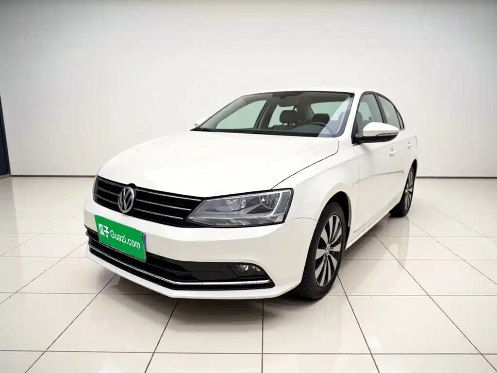 Volkswagen Sagitar 2018