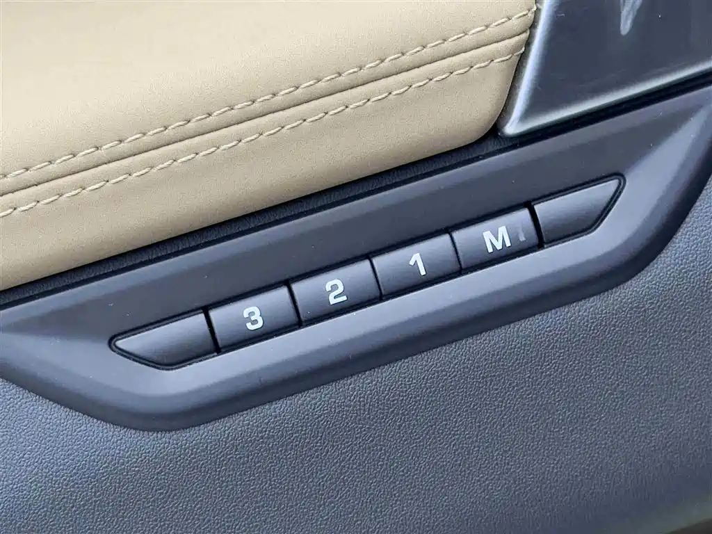 Land Rover Discovery Sport 2024 — фото 16