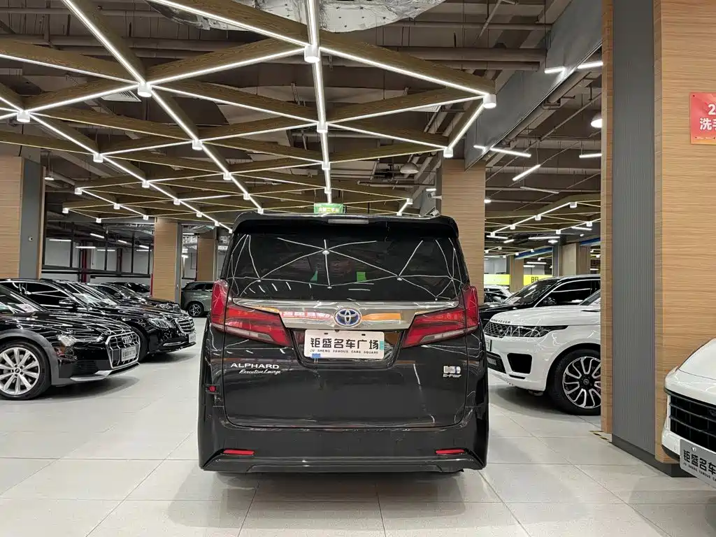 Toyota Alphard 2021 — фото 6