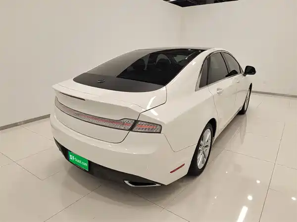 Lincoln MKZ 2014