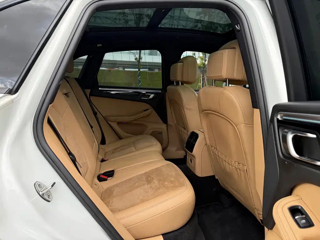 Porsche Macan 2017 — фото 13
