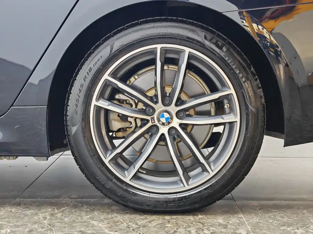 BMW 5 Series New Energy 2021 — фото 9
