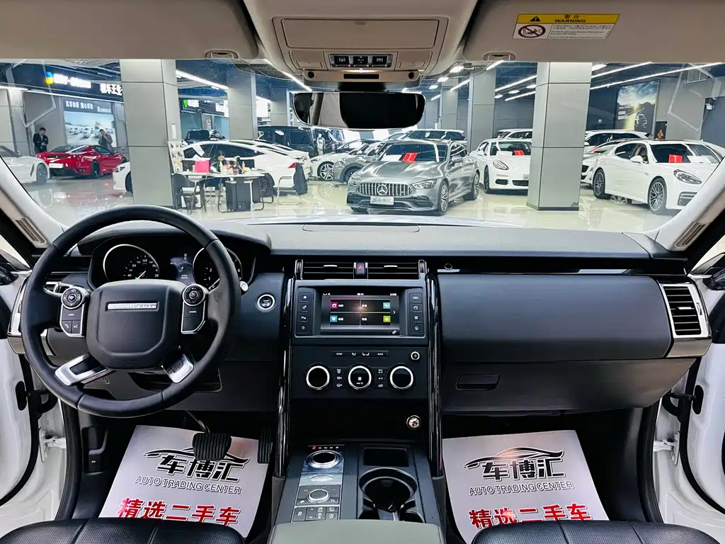 Land Rover Discovery 2018 — фото 13