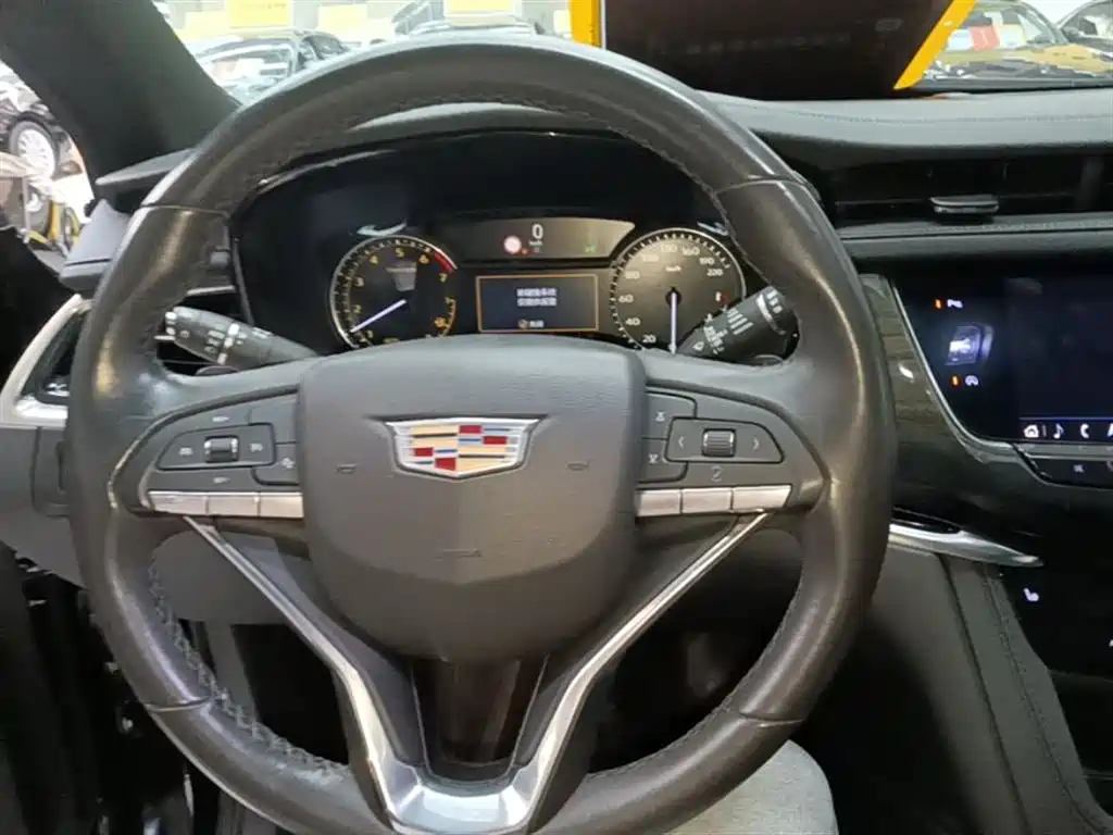 Cadillac XT6 2020 — фото 11